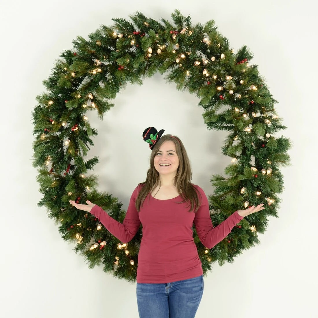 60"/40" Giant Pre-Lit LED Christmas Wreath Outdoor Decoration 3 60"/40" Giant Pre-Lit LED Christmas Wreath Outdoor Decoration - Image 3
