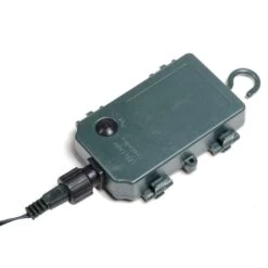 LED Snow Frosted Christmas Wreath With Berries & Pine Cones -XS-Stock xs2885 1600 3 96458.1496891525.1100.1100